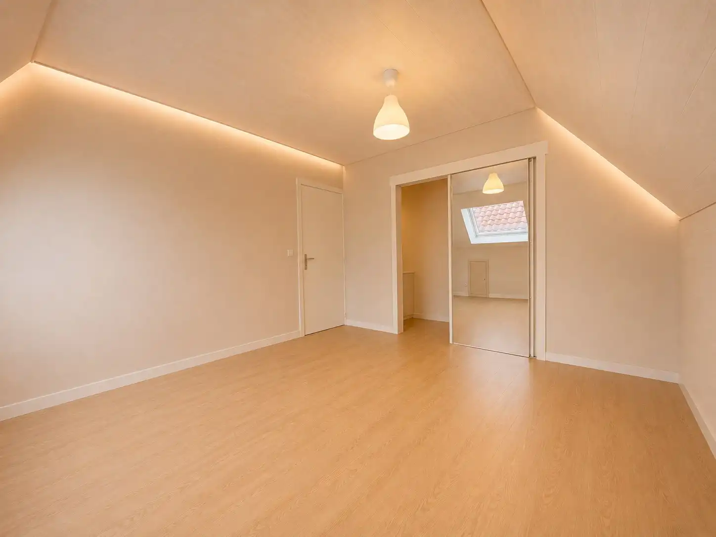 Opbrengstgebouw in de binnenstad van Brugge foto 8