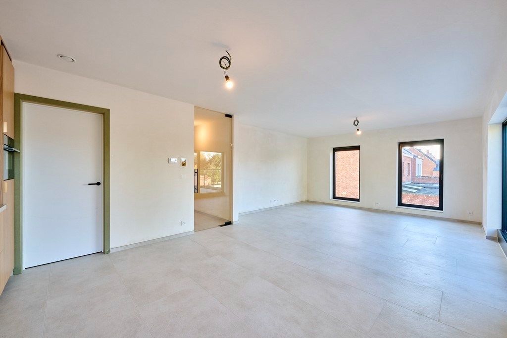 Ezaart 135 2400 Mol 1ste verdiep te huur van 100 m² met terras en met Carport en buitenberging foto 4