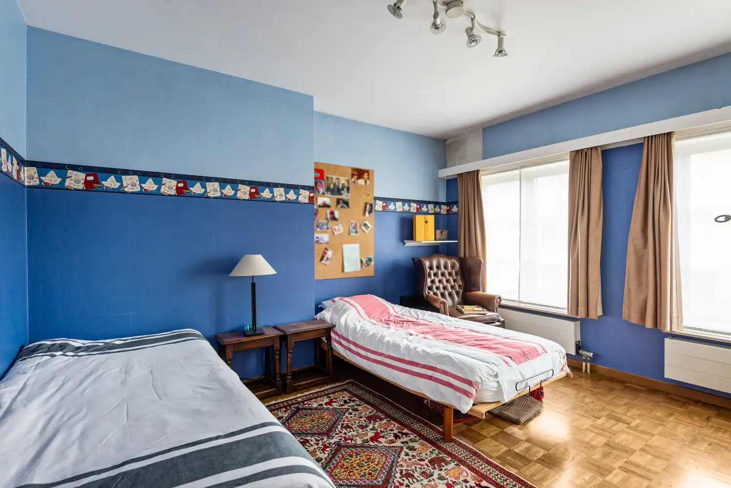 Verzorgde instapklare woning met 4 slaapkamers en ruime garage. foto 20