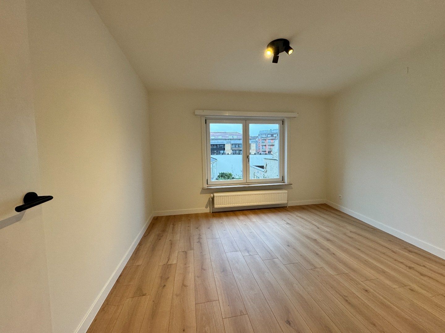 Volledig vernieuwd appartement op de eerste verdieping nabij het begijnhof met zuidgericht terras foto 5