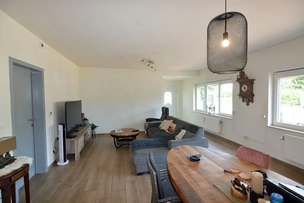 Gelijkvloers appartement met 3 slpks, veranda, tuin en garage foto 3