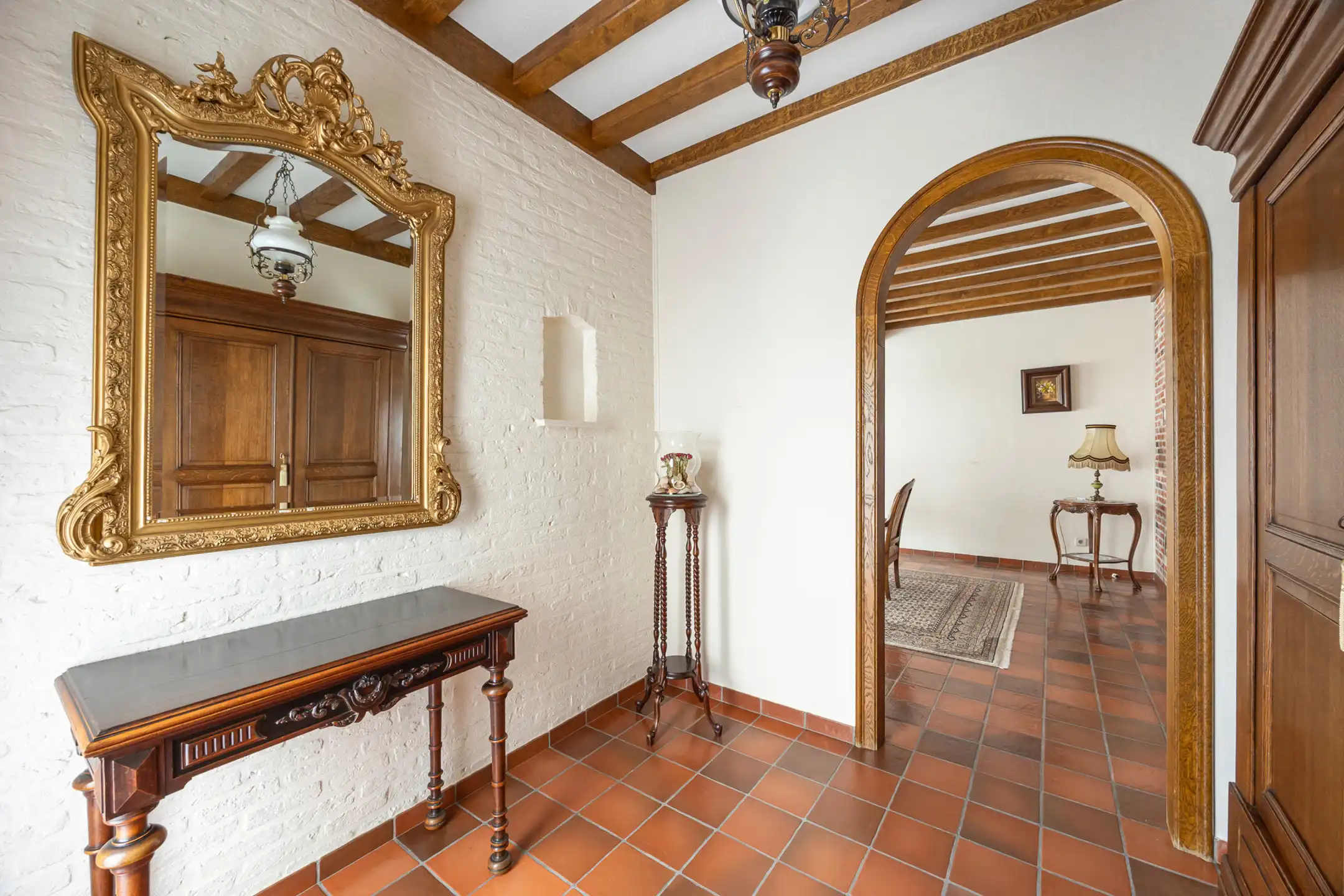 Te renoveren laagbouwwoning met 3 slpk te centrum Lichtaart! foto 2