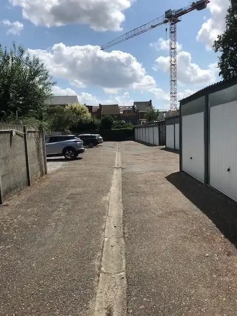 Rustig achterin gelegen garagebox te huur – Eeuwfeeststraat 5, Tienen foto 3