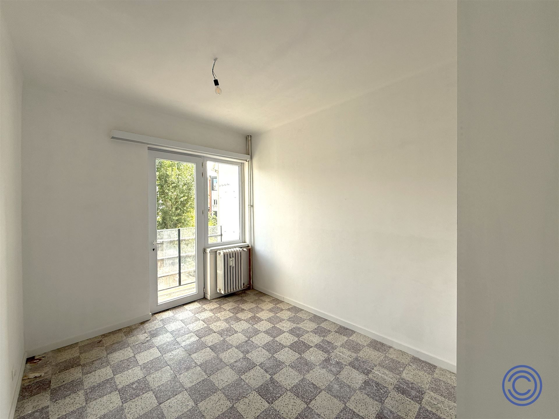 Lichtrijk 2-Slaapkamerappartement met balkon in groene doodlopende Straat foto 5
