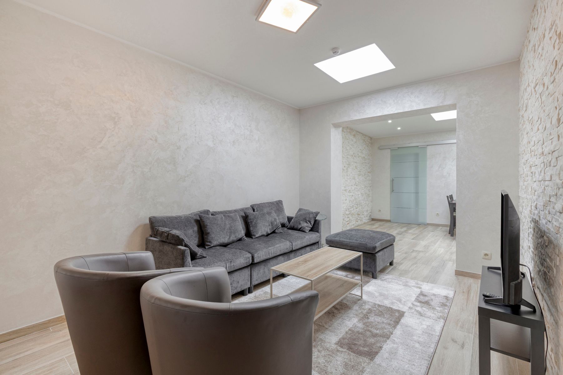 Gerenoveerd 1-slaapkamerappartement in centrum Vilvoorde foto {{pictureIndex}}