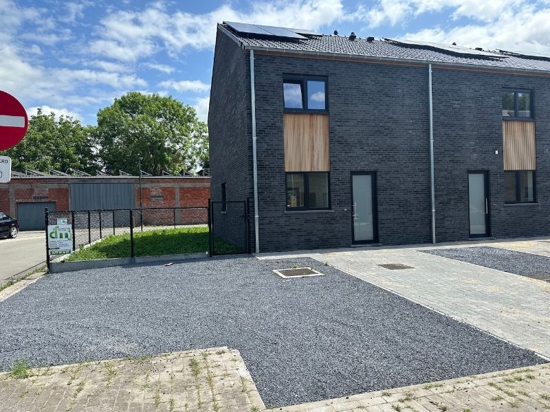 Stijlvolle nieuwbouwwoning in het centrum van Kaprijke! foto {{pictureIndex}}