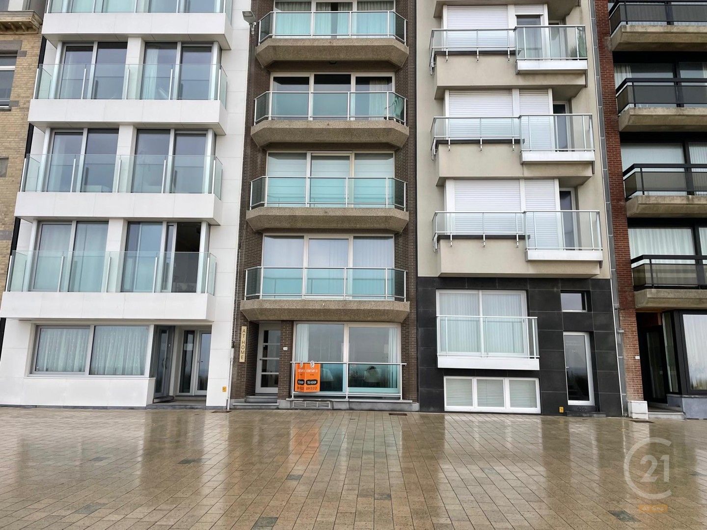 Ruim appartement op de zeedijk van Westende met 2 slaapkamers foto 14