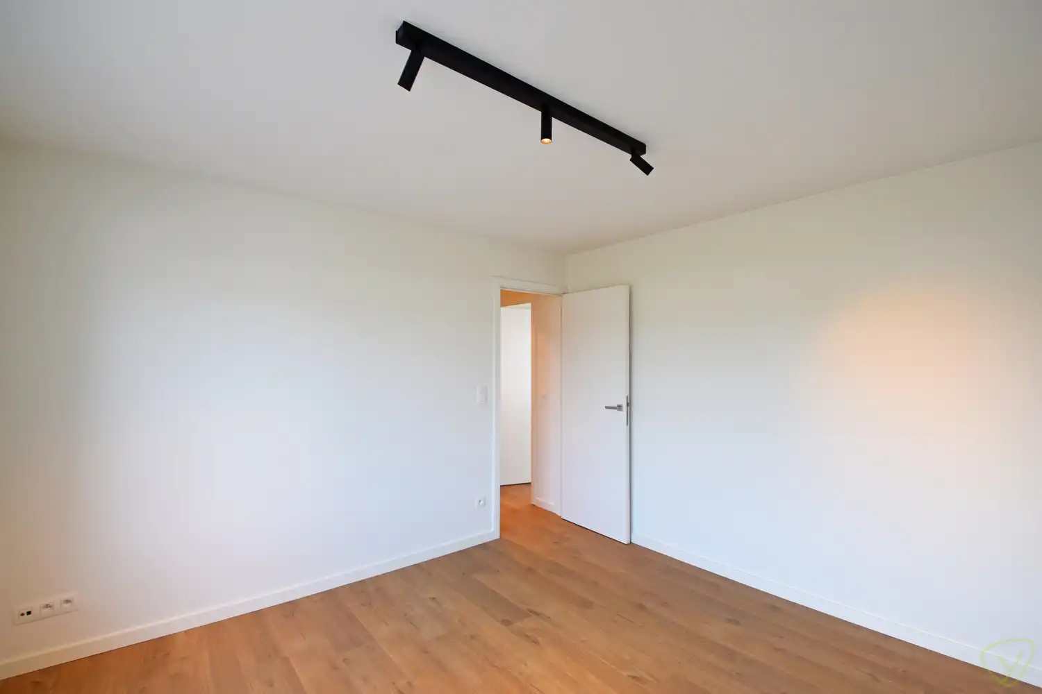 Prachtig gerenoveerde woning gelegen in de Witte Wijk met een luxeueze afwerking. foto 24