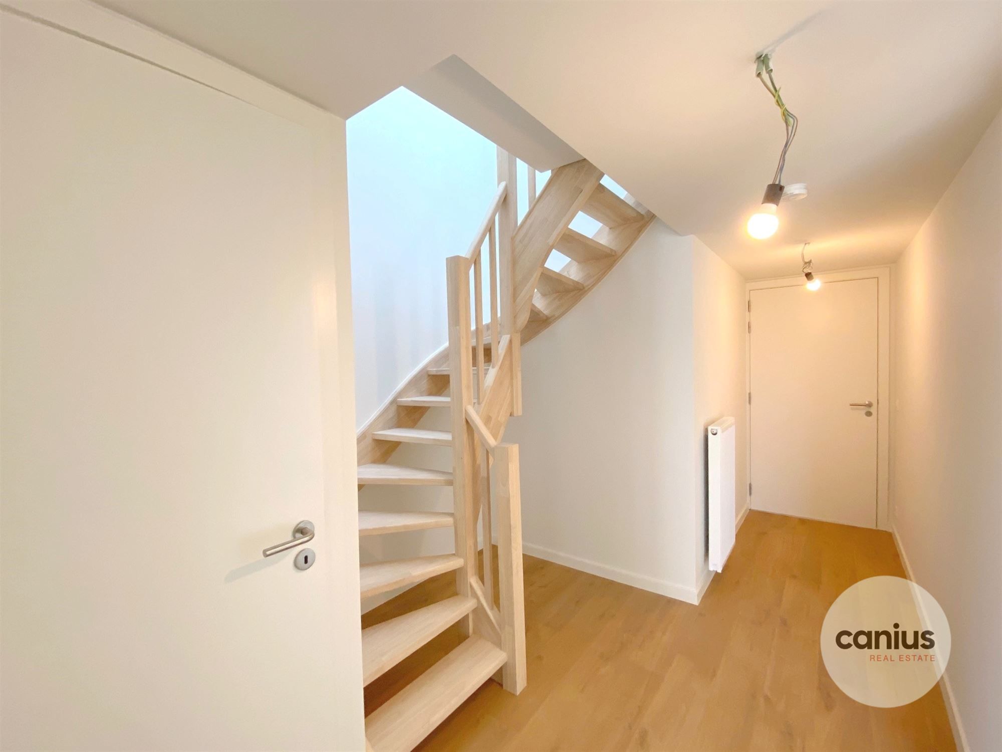 HEDENDAAGSE DUPLEX, 2SLKS + TERRAS, PAKING & BERGING foto 8
