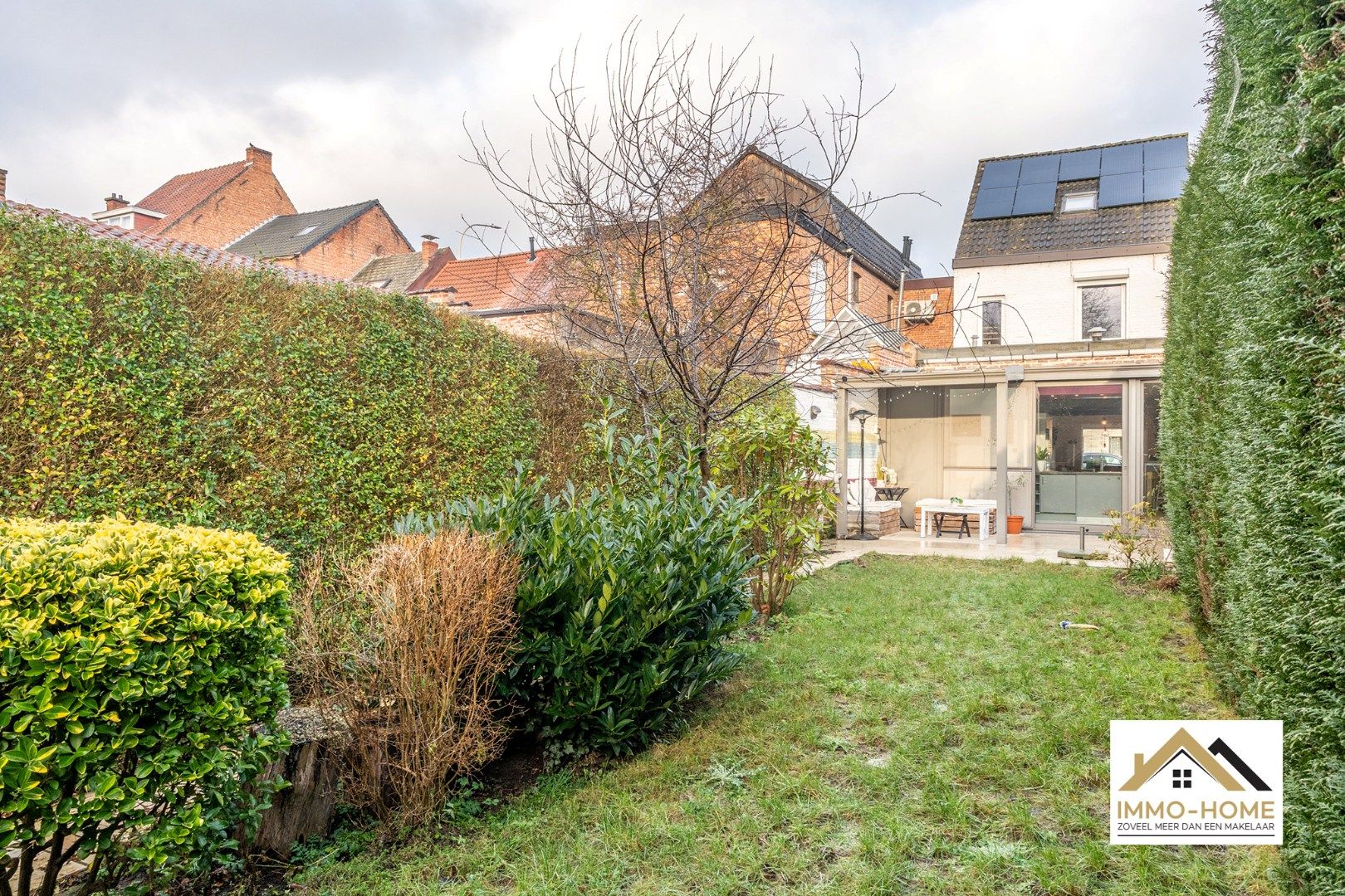 Lichtrijke halfopen bebouwing op toplocatie foto 10