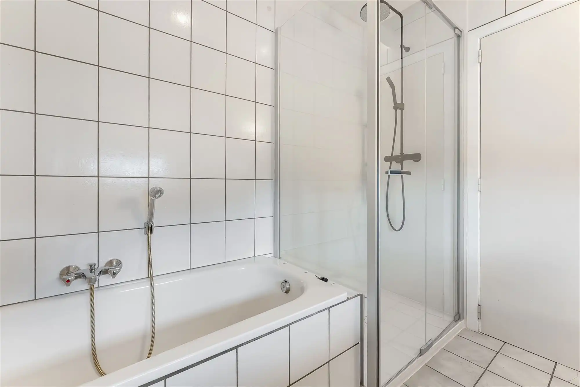 INSTAPKLAAR APPARTEMENT MET RUIM ZONNETERRAS PAL IN CENTRUM BALEN foto 16