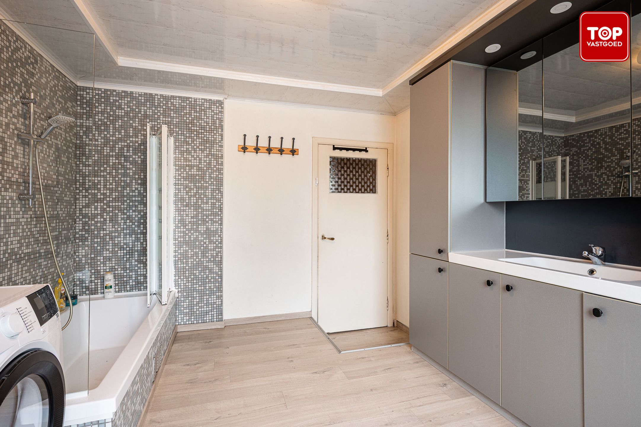 Gezellige gezinswoning met tuin en ruime inkom nabij Gent foto 11