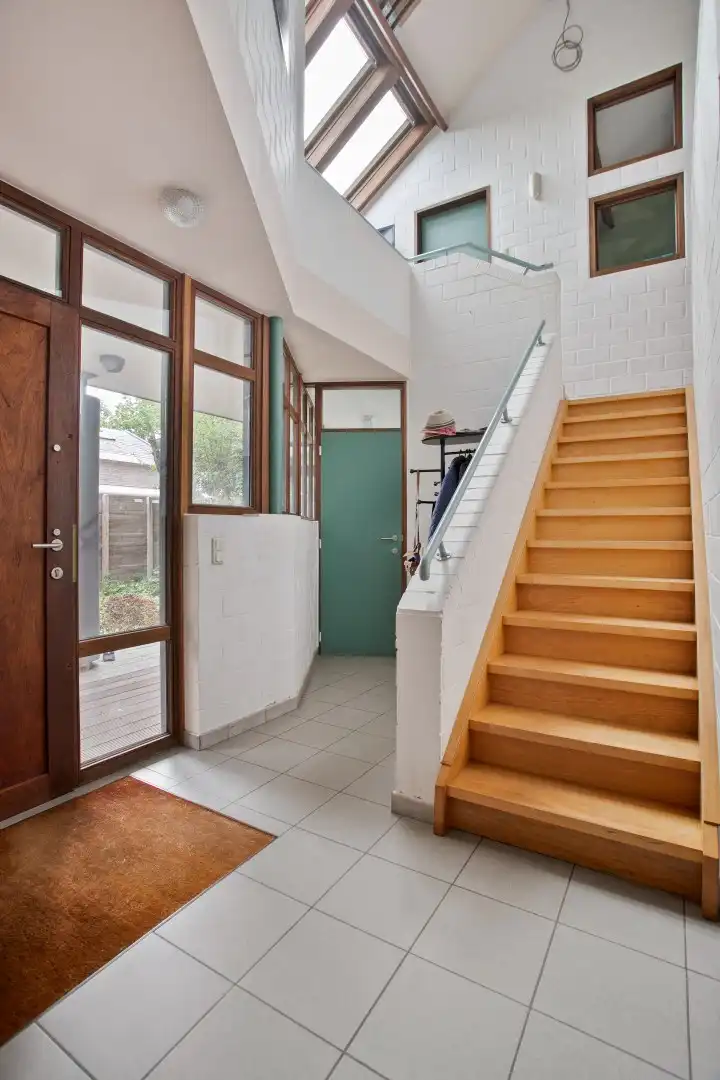 Rustig gelegen multifunctionele architecturale parel met prachtige tuin foto 3