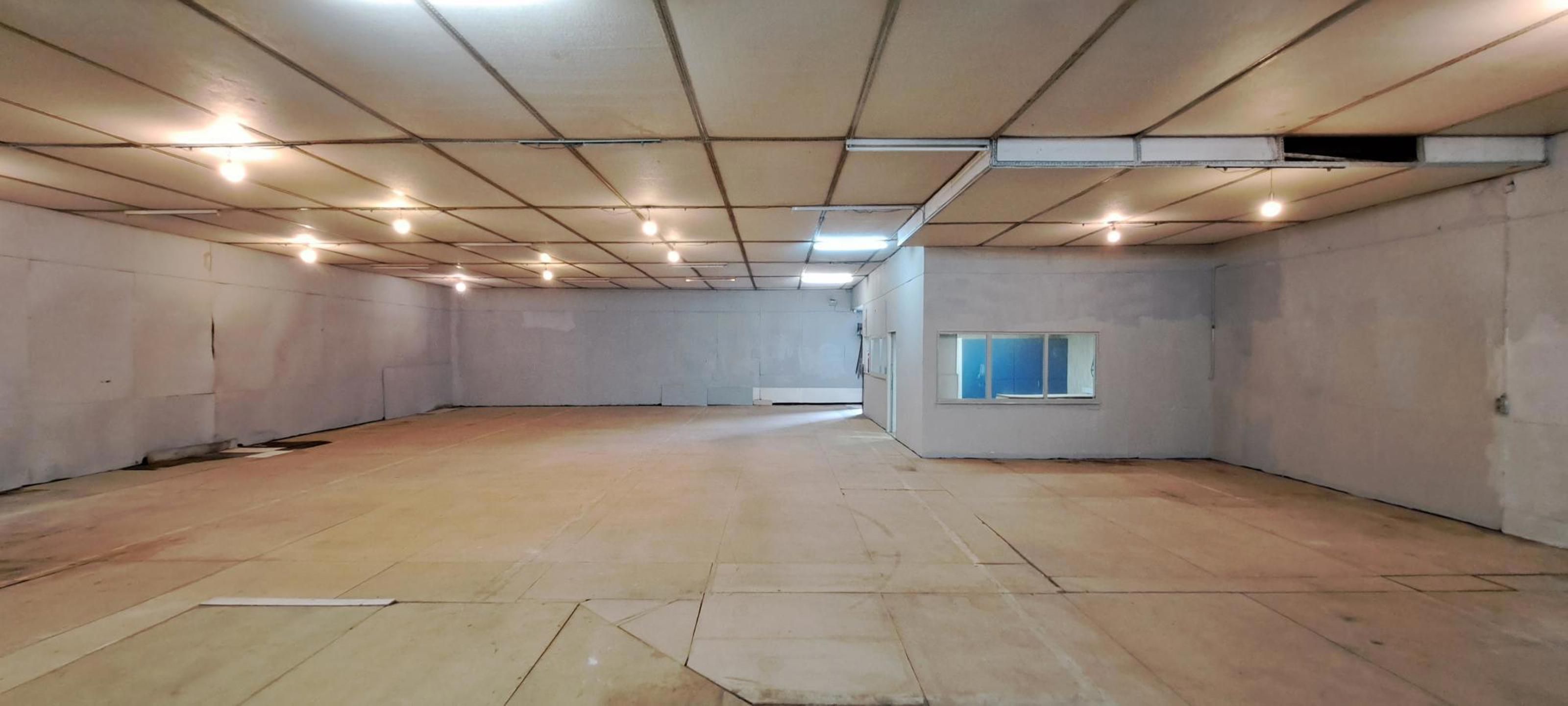 NINOVE - Magazijn 500m² met brede inrijpoort foto 1