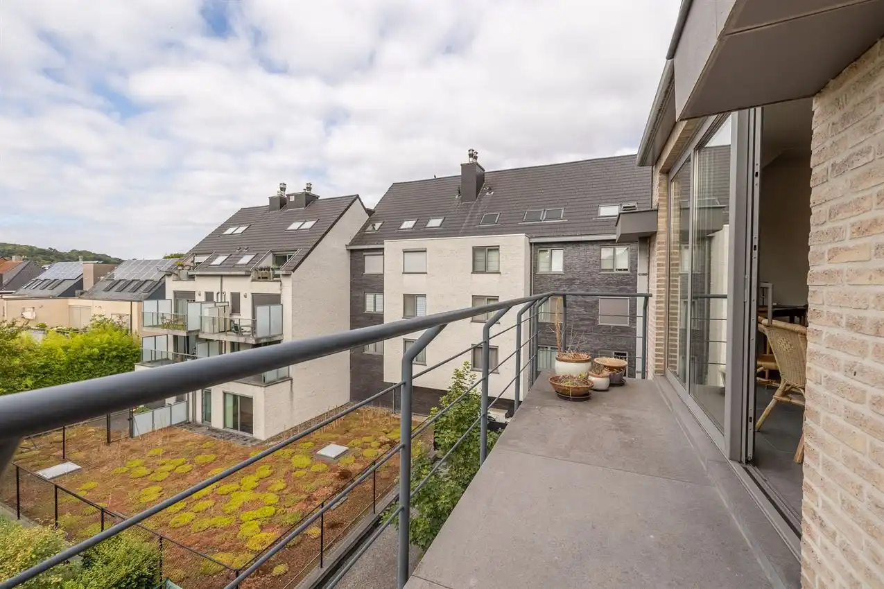Appartement met 2 slpk., terras en ondergrondse autostaanplaats foto 7