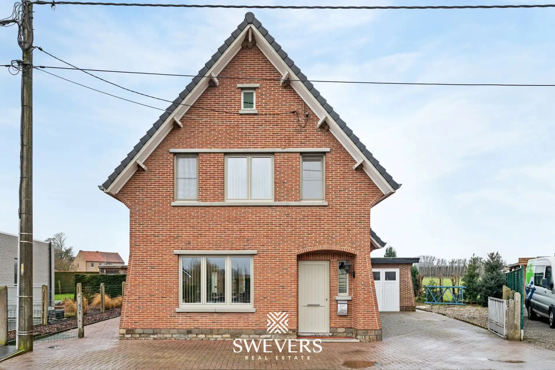 Woning met potentieel, vernieuwd dak en ramen te Borgloon foto 2