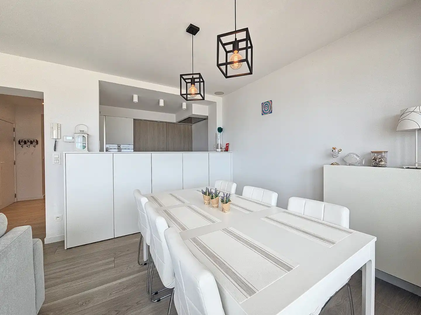 Prachtig gerenoveerd 3  slaapkamer appartement met frontaal zeezicht te Nieuwpoort-Bad foto 4