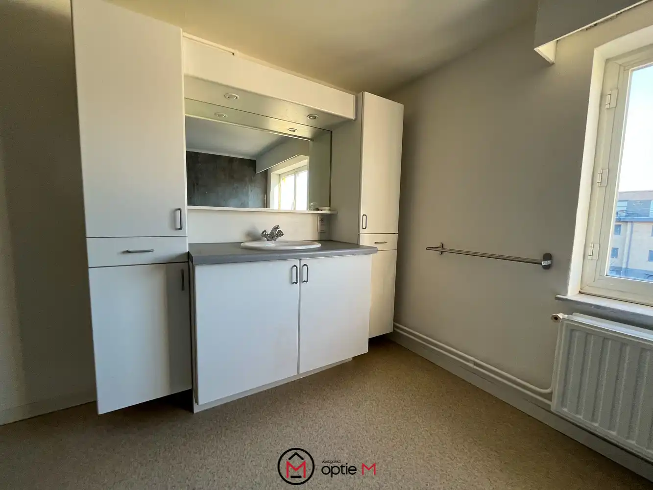 Ruim appartement te huur in het hart van Zonhoven foto 9