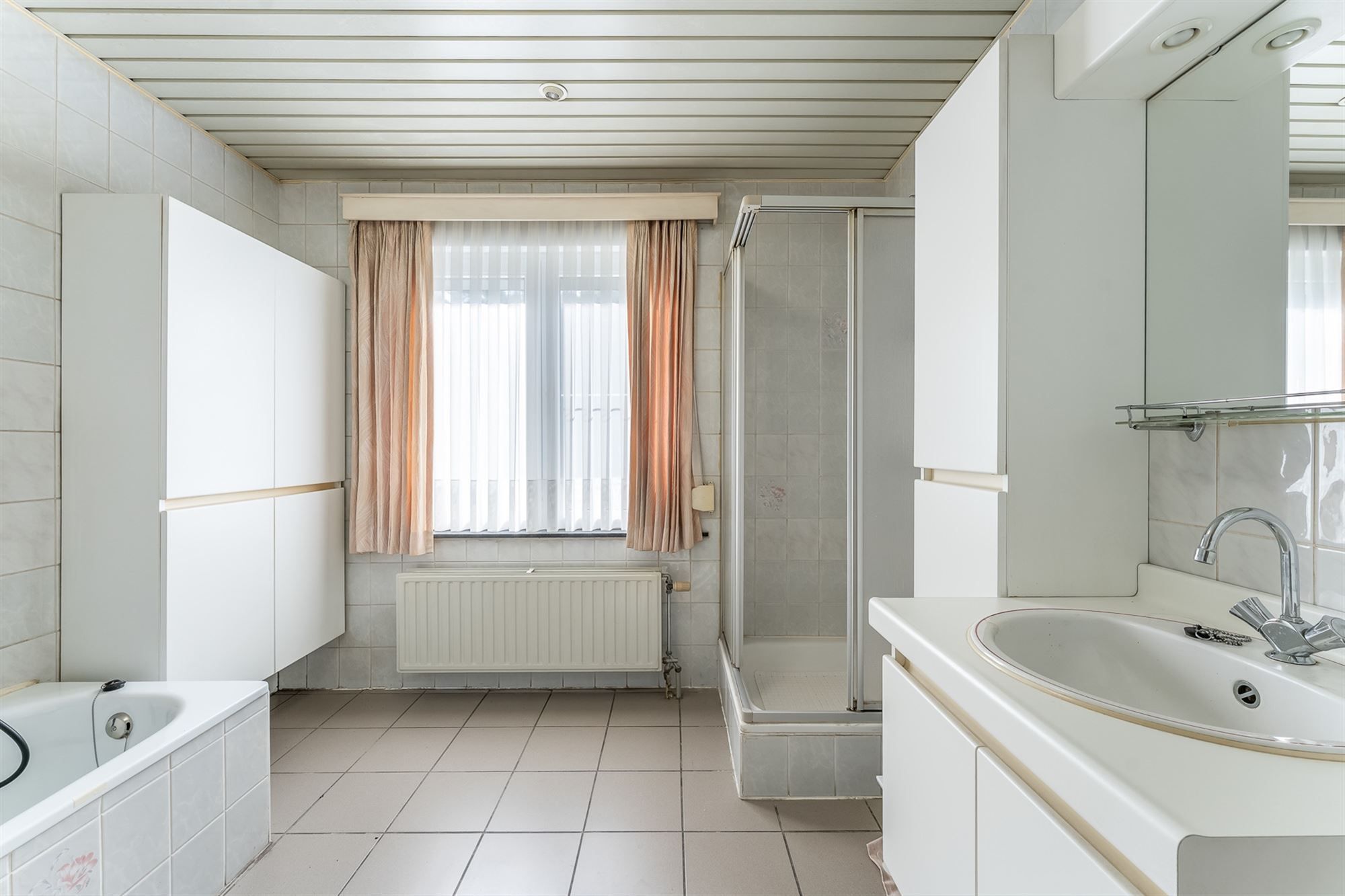 OP TE FRISSEN WONING MET 4 SLAAPKAMERS RUSTIG GELEGEN OP EEN UITGESTREKT PERCEEL VAN 16A75CA TE HAM foto 13