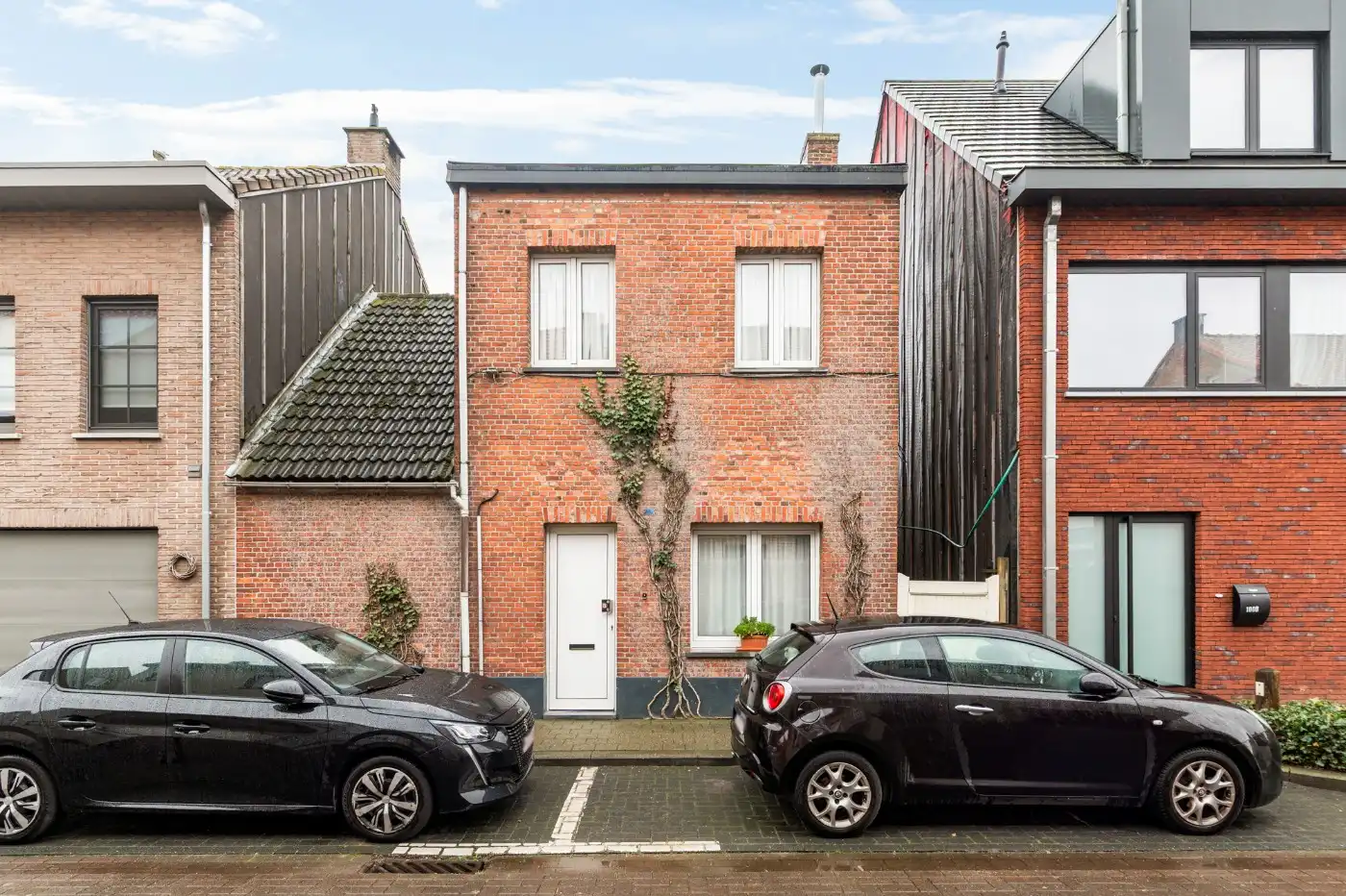 Te renoveren woning met 2 slpk. en tuin foto 10