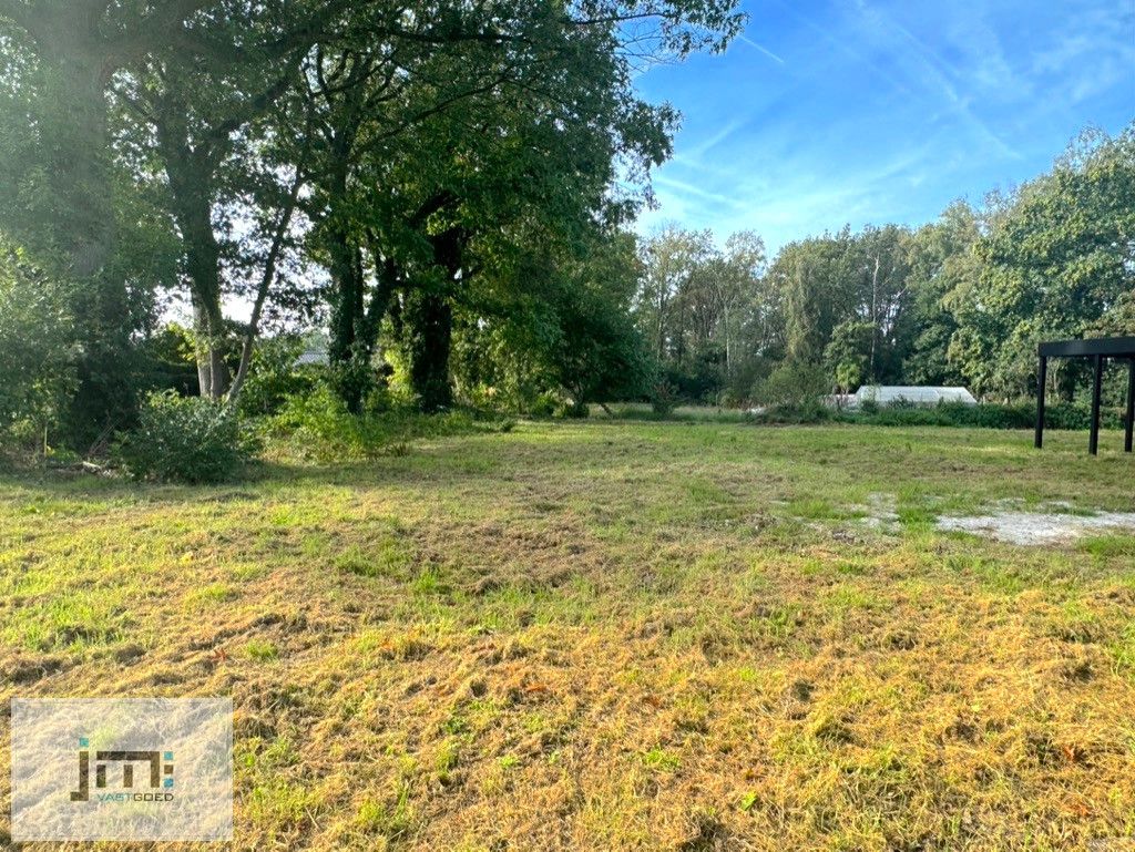 Bouwgrond voor open bebouwing zonder bouwverplichting foto {{pictureIndex}}