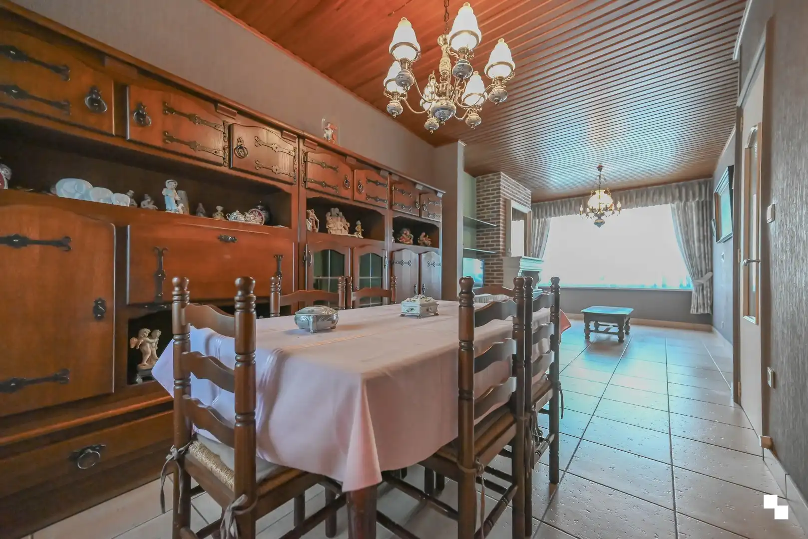 Centraal gelegen ééngezinswoning met vier slaapkamers te Izegem foto 6