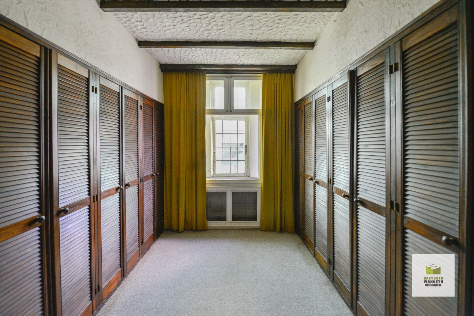 Karaktervolle, te renoveren woning met 3 slaapkamers, diepe tuin, garage met uitweg. foto 14