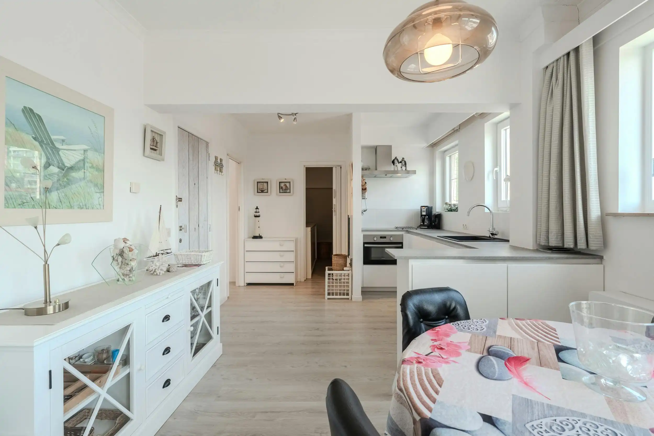Prachtig gerenoveerd appartement met terras en 2 slaapkamers foto 7