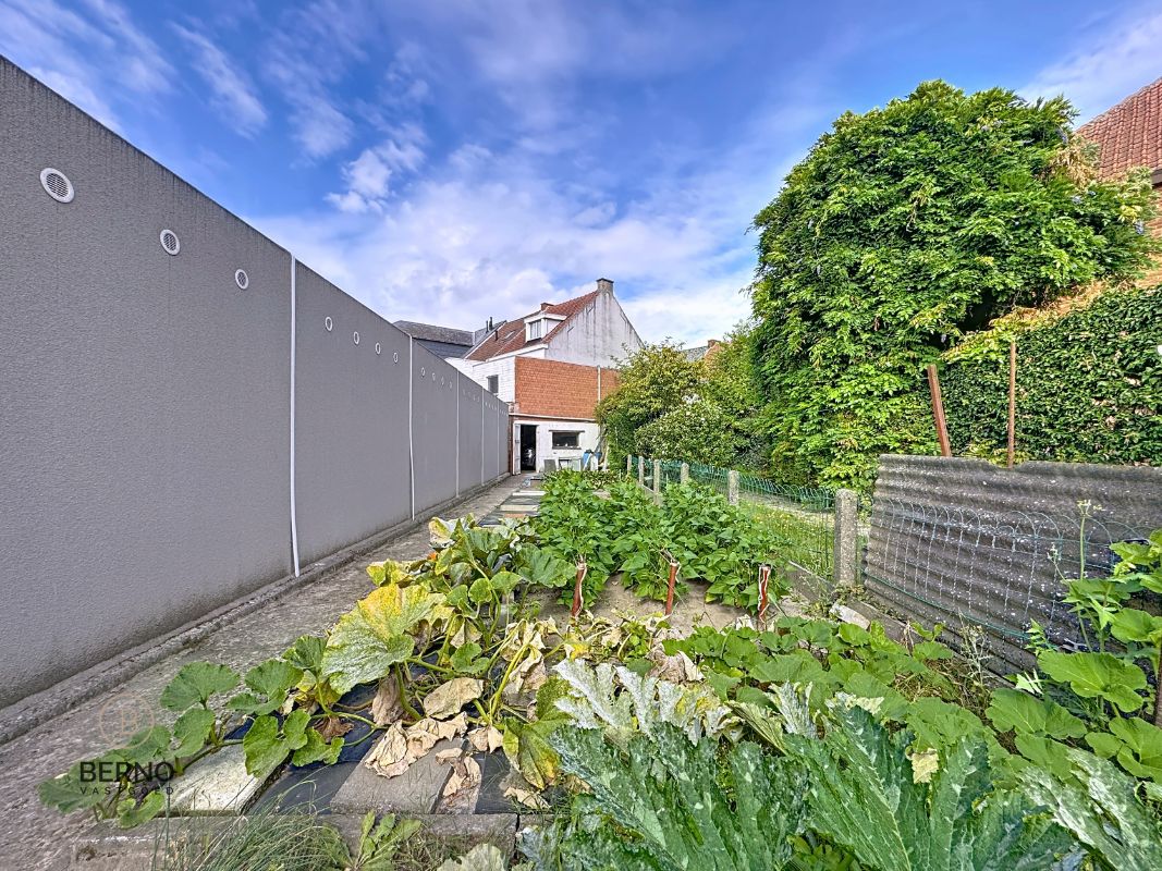 Te koop: Te renoveren woning met tuin en garage in Dendermonde foto 17