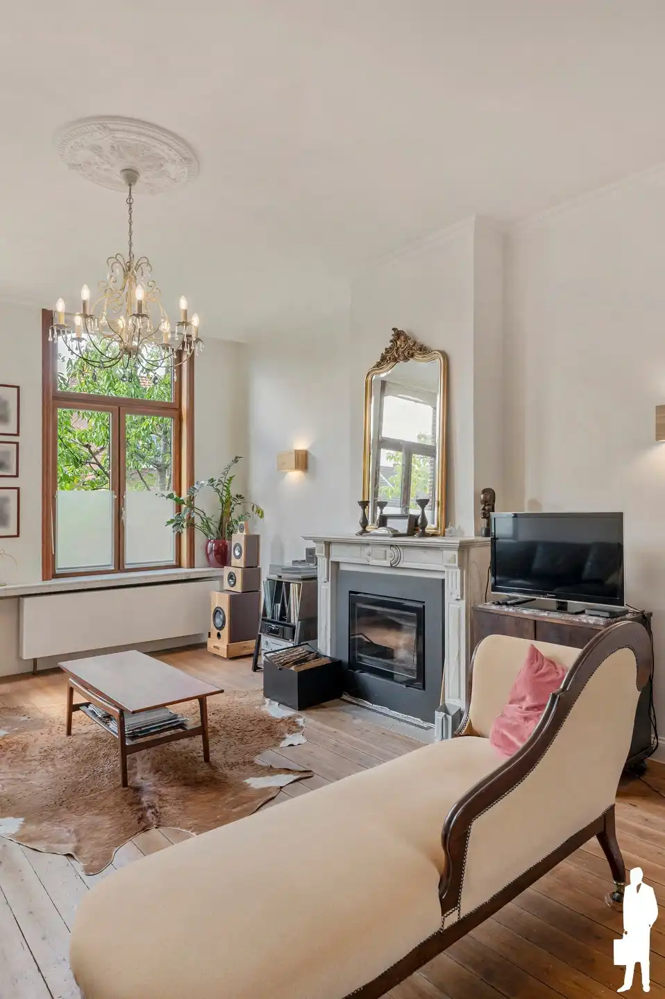 Karaktervolle woning met 6 slk, zwembad + atelier  foto 12