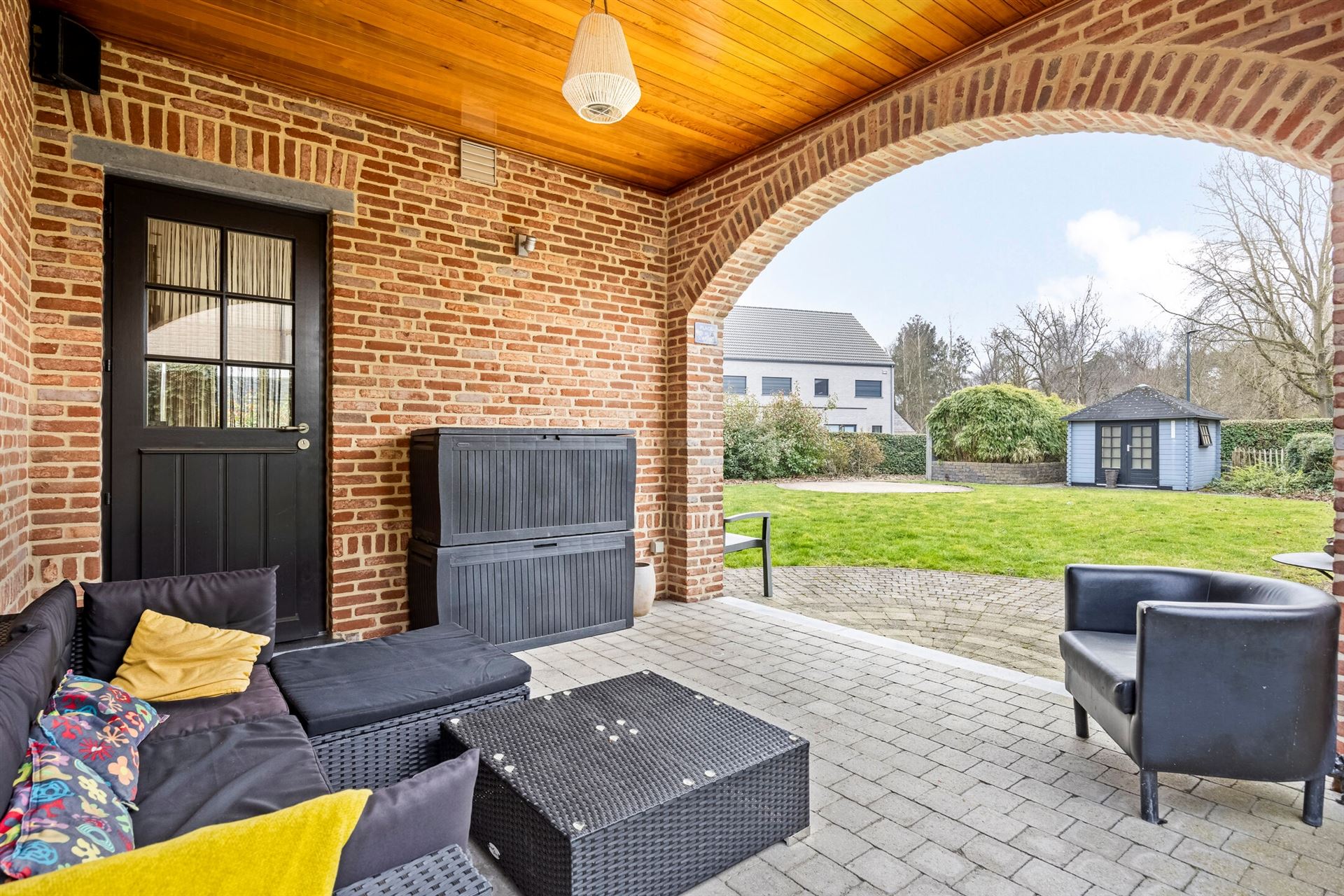 Prachige villa in doodlopende wijk foto 30