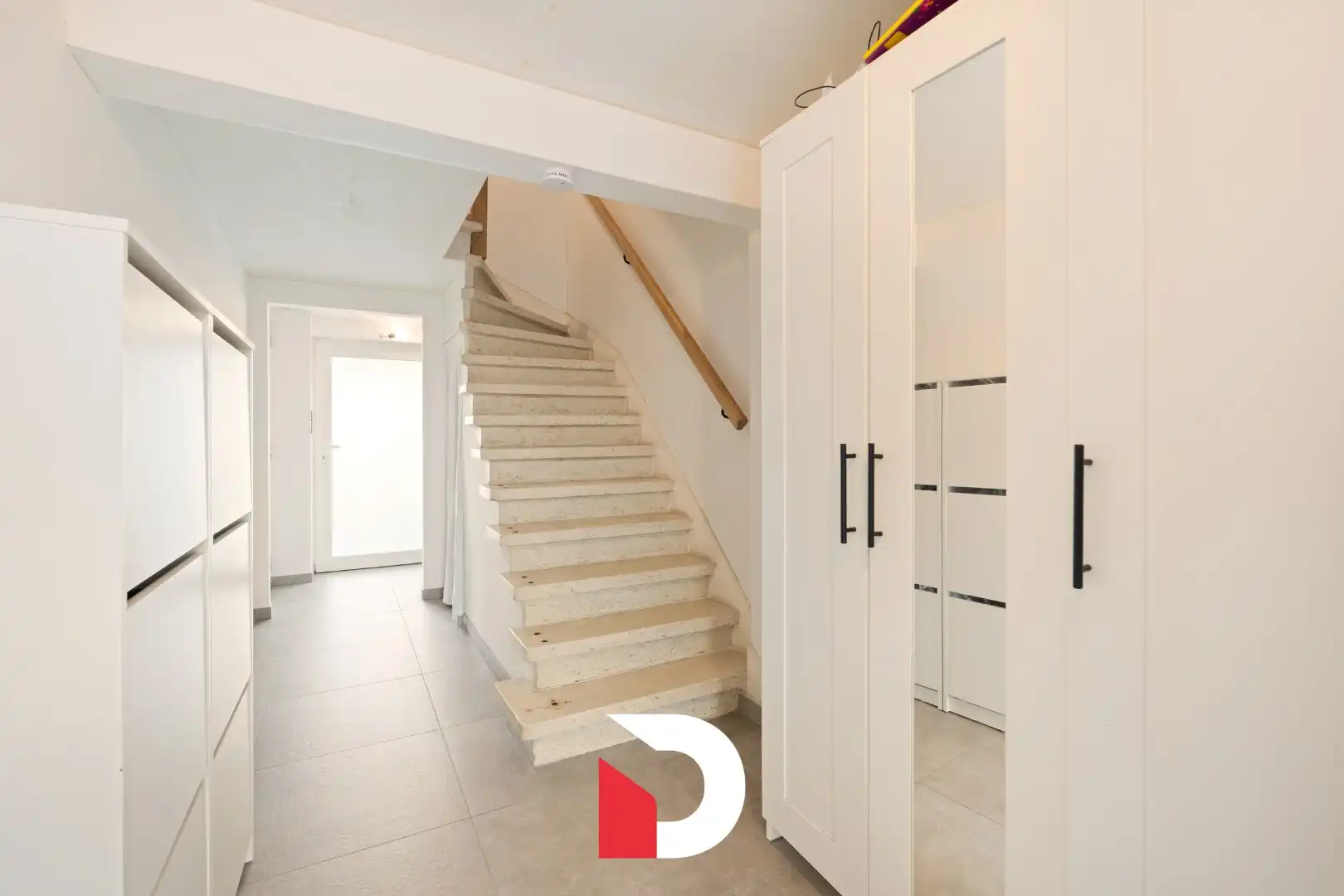 Instapklare gezinswoning met 3slk. en inpandige garage vlakbij Centrum Brugge. foto 10