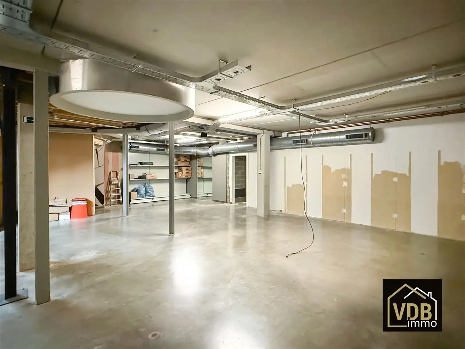 Commercieel pand op TOP locatie foto 29