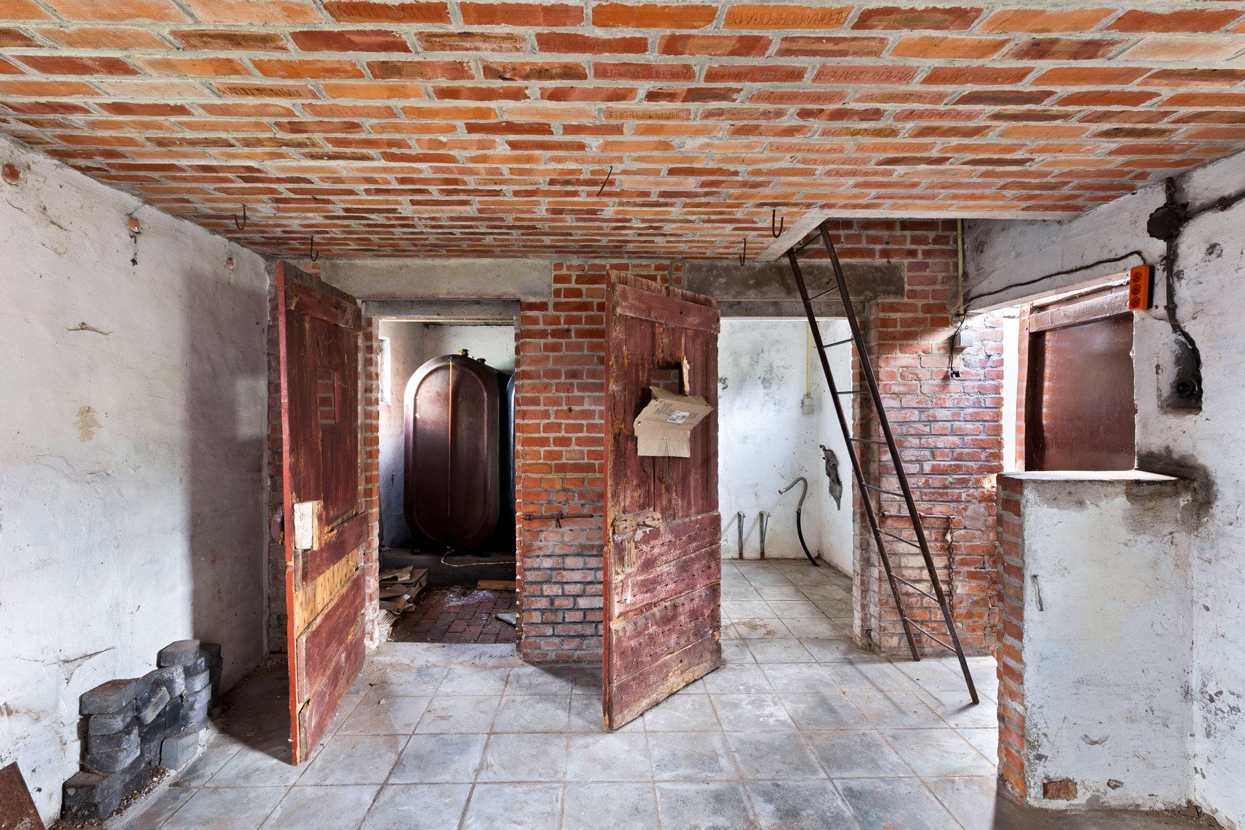 Te renoveren woning in bijzonder rustige straat in Aalter foto 8