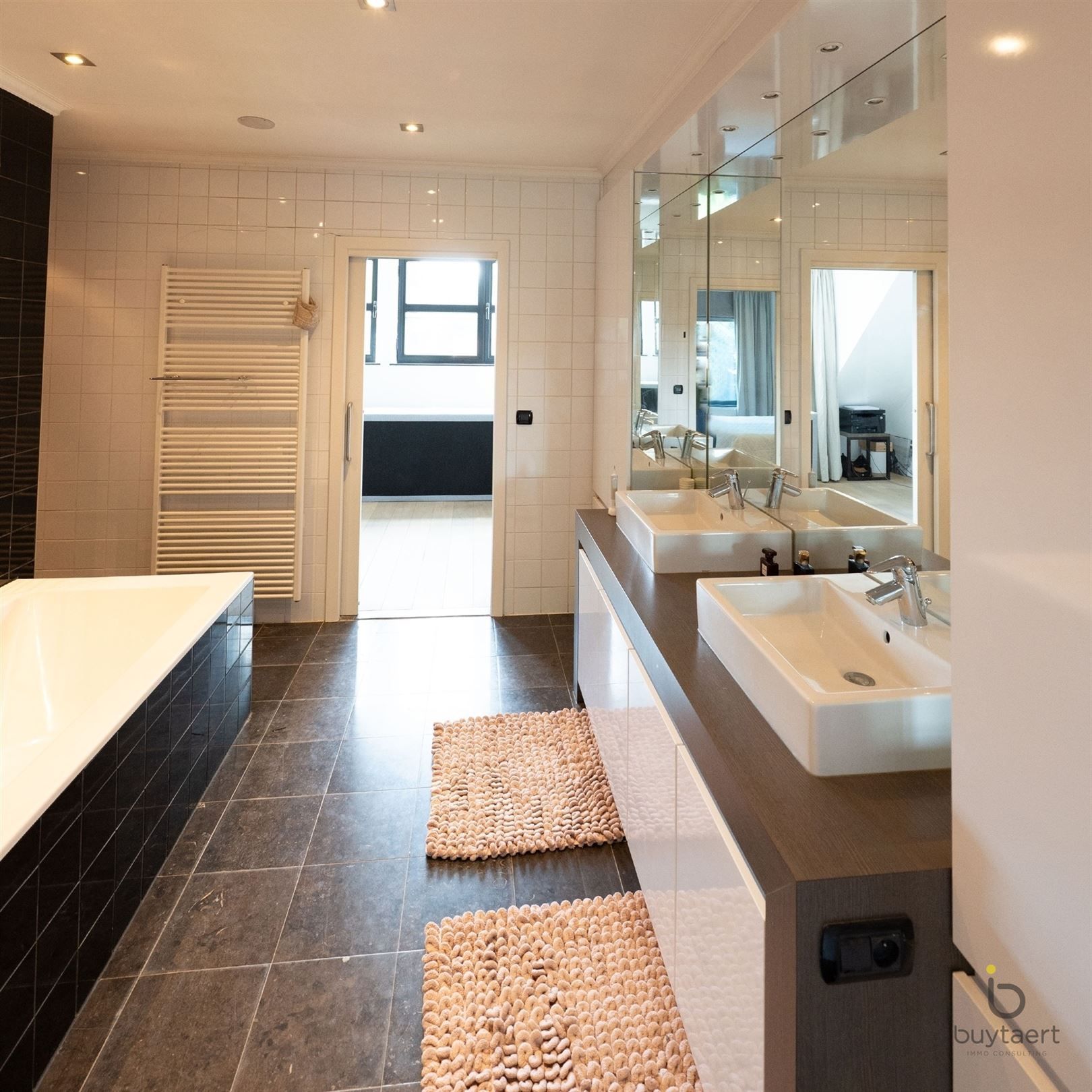 Véél ruimte, terras én tuin: lichtrijk 3 slaapkamer - triplex appartement in hartje Schilde! foto 34