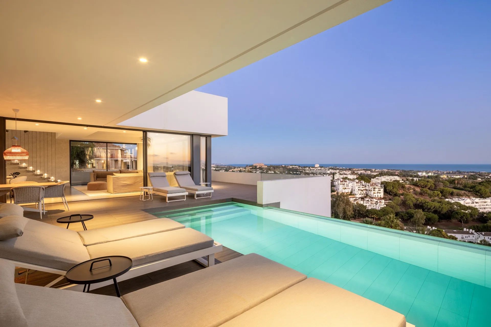 Unieke luxe villa met adembenemend uitzicht op zee en kustlijn foto 17