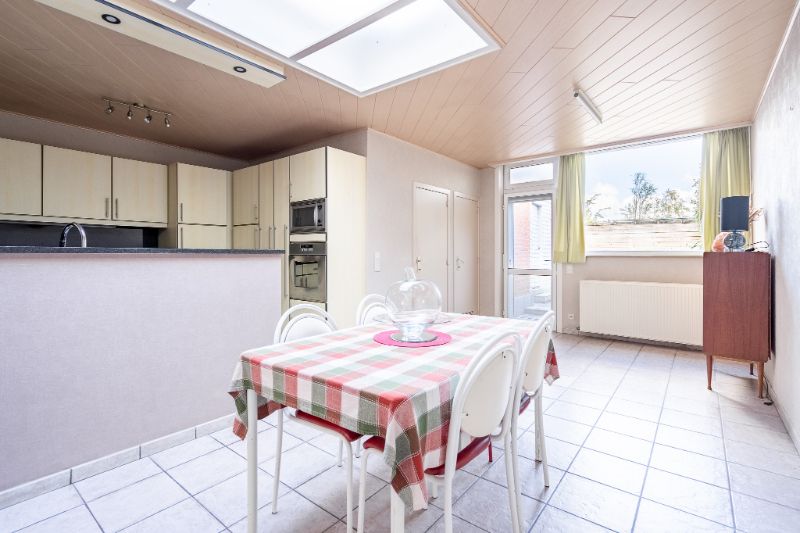 Instapklare rijwoning met 3 slaapkamers in Izegem foto 5