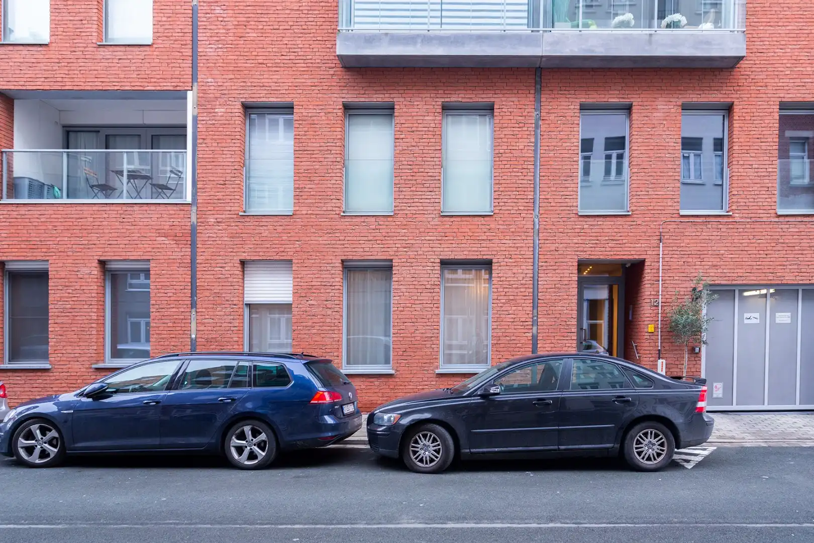 Gemeubeld gelijkvloers met grote buitenruimte op toplocatie foto 23