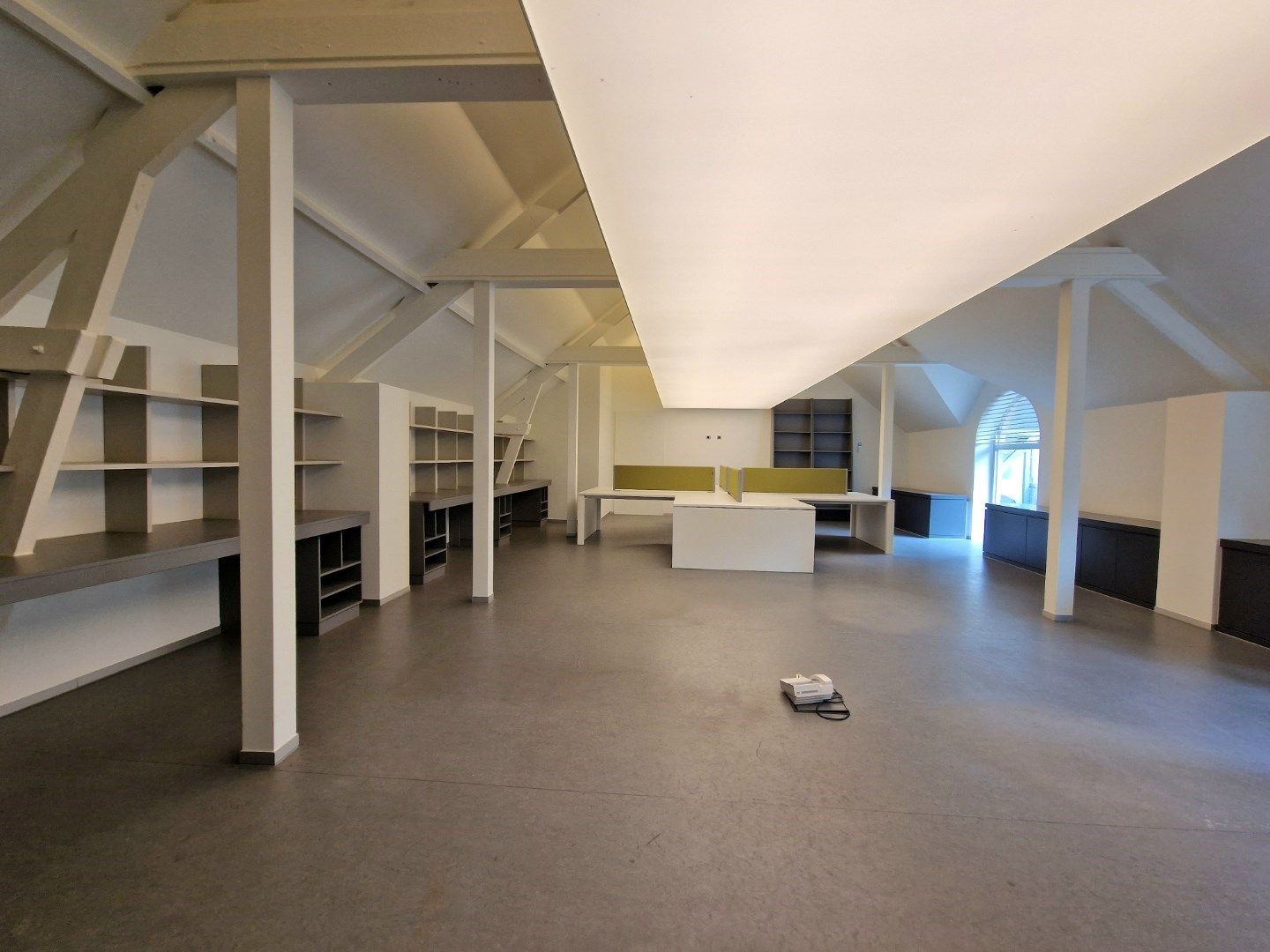 Uniek karaktervol eigendom te centrum Ieper foto 21