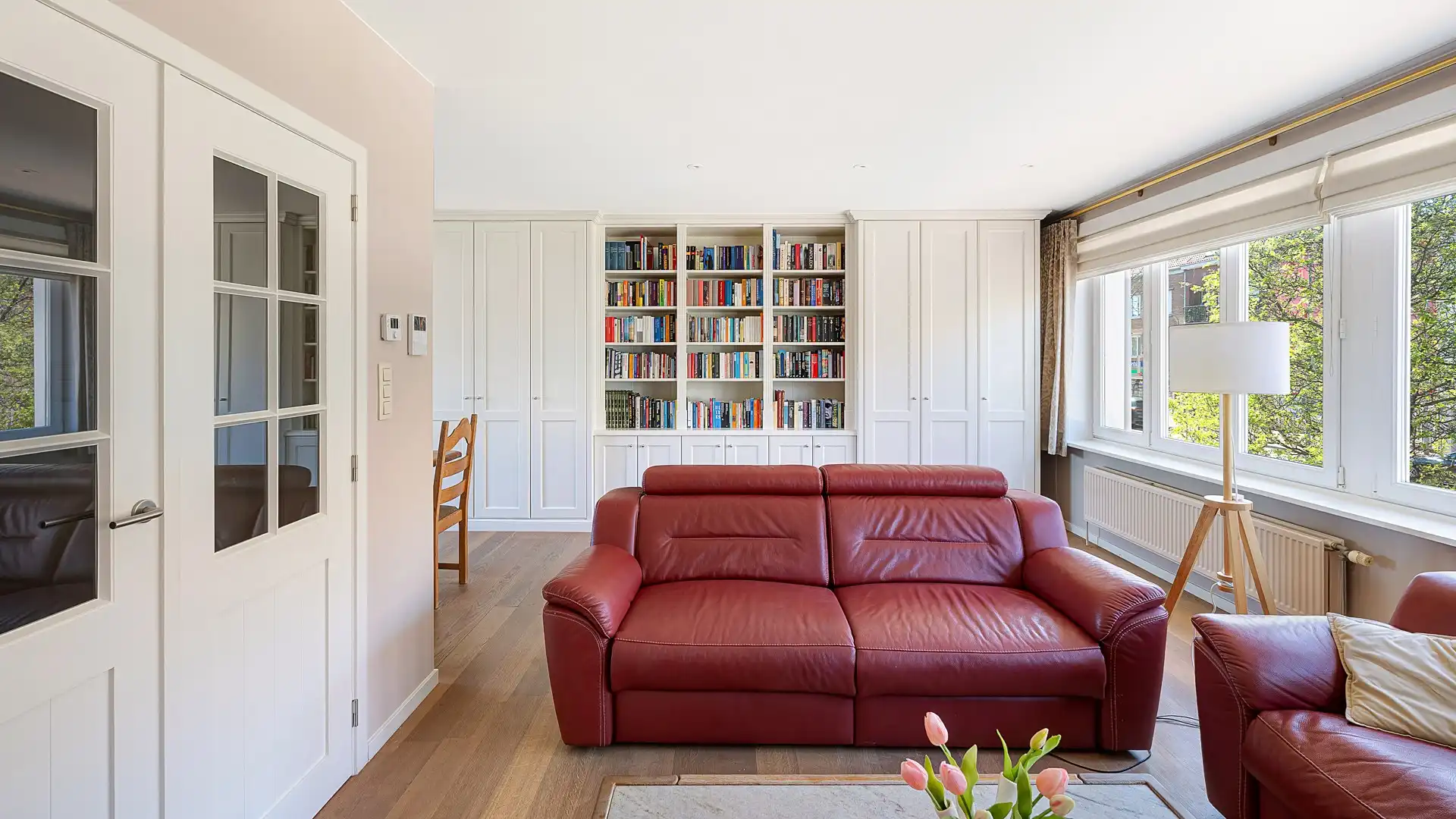 Ruime, stevige gezinswoning met 5 kamers en garage foto 4