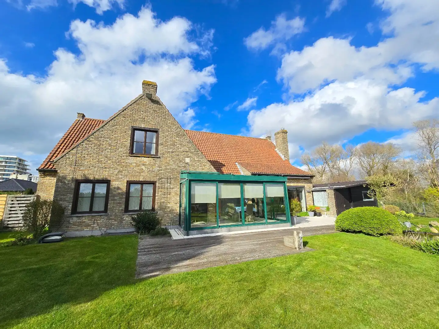 Villa 4 slpk's grenzend aan het natuurgebied te De Panne foto 10