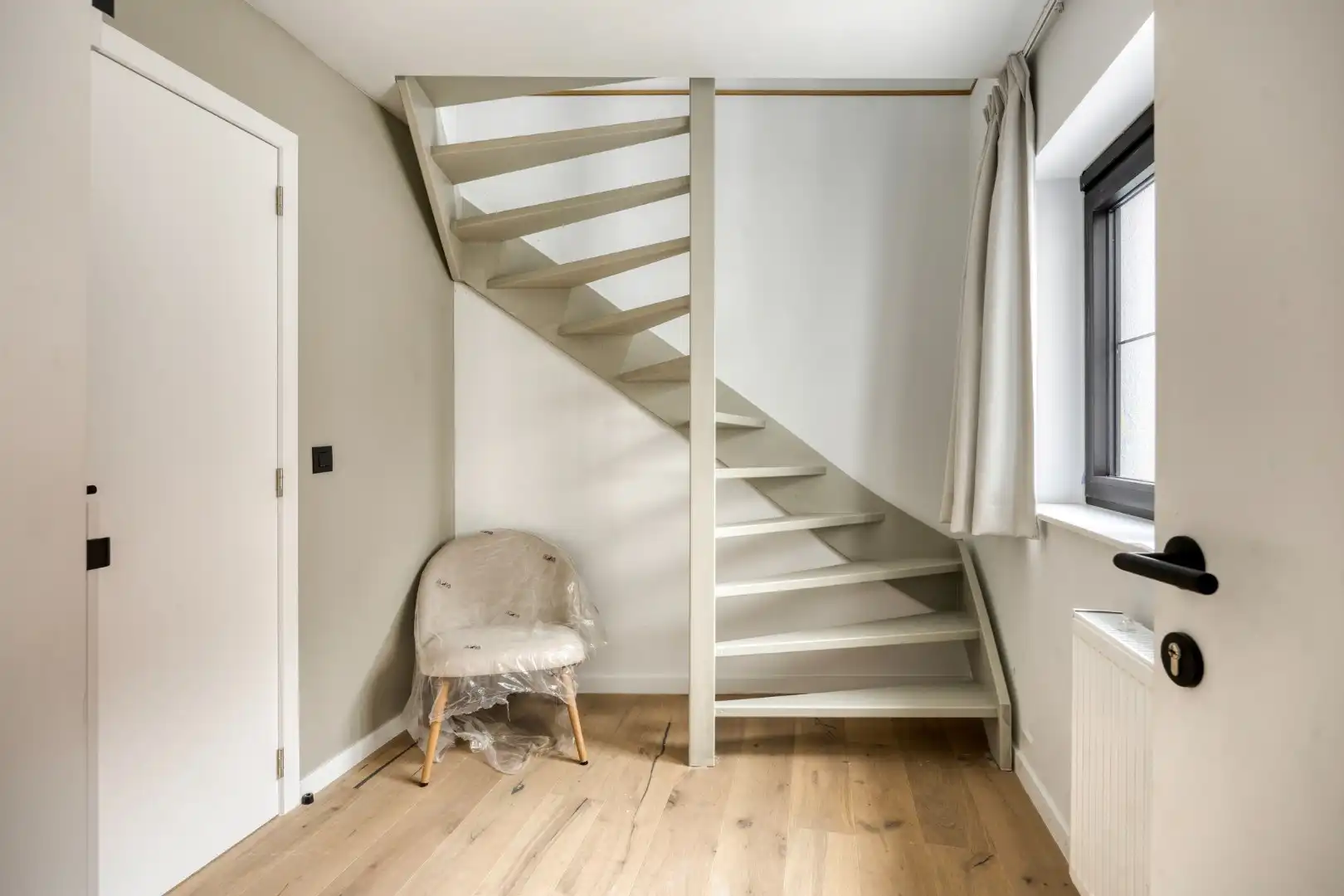 Volledig gerenoveerde en gemeubelde studentenkamers met privé-sanitair. foto 6