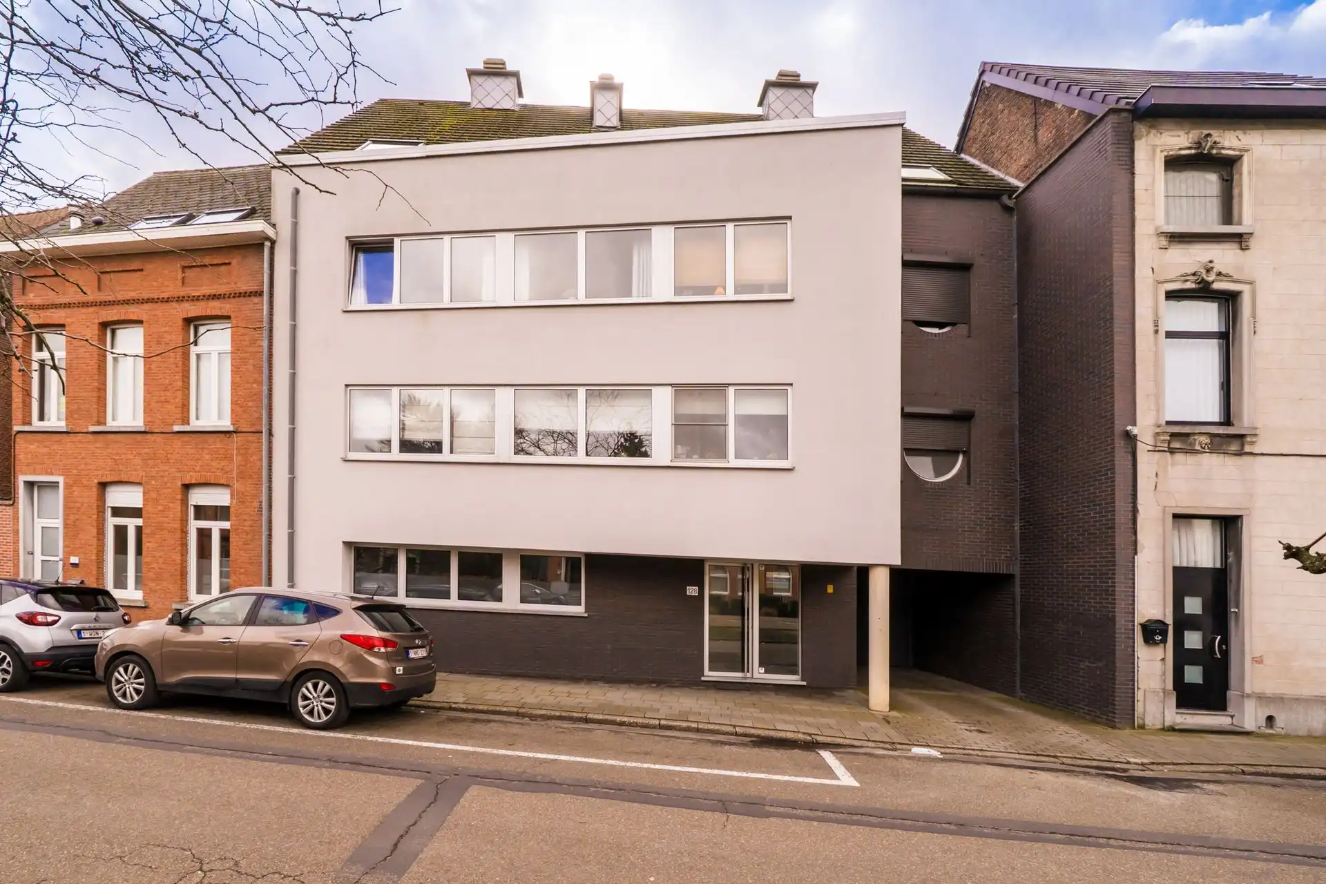 Ruim dakappartement met 2 terrassen en garage (+ € 29.000) foto {{pictureIndex}}