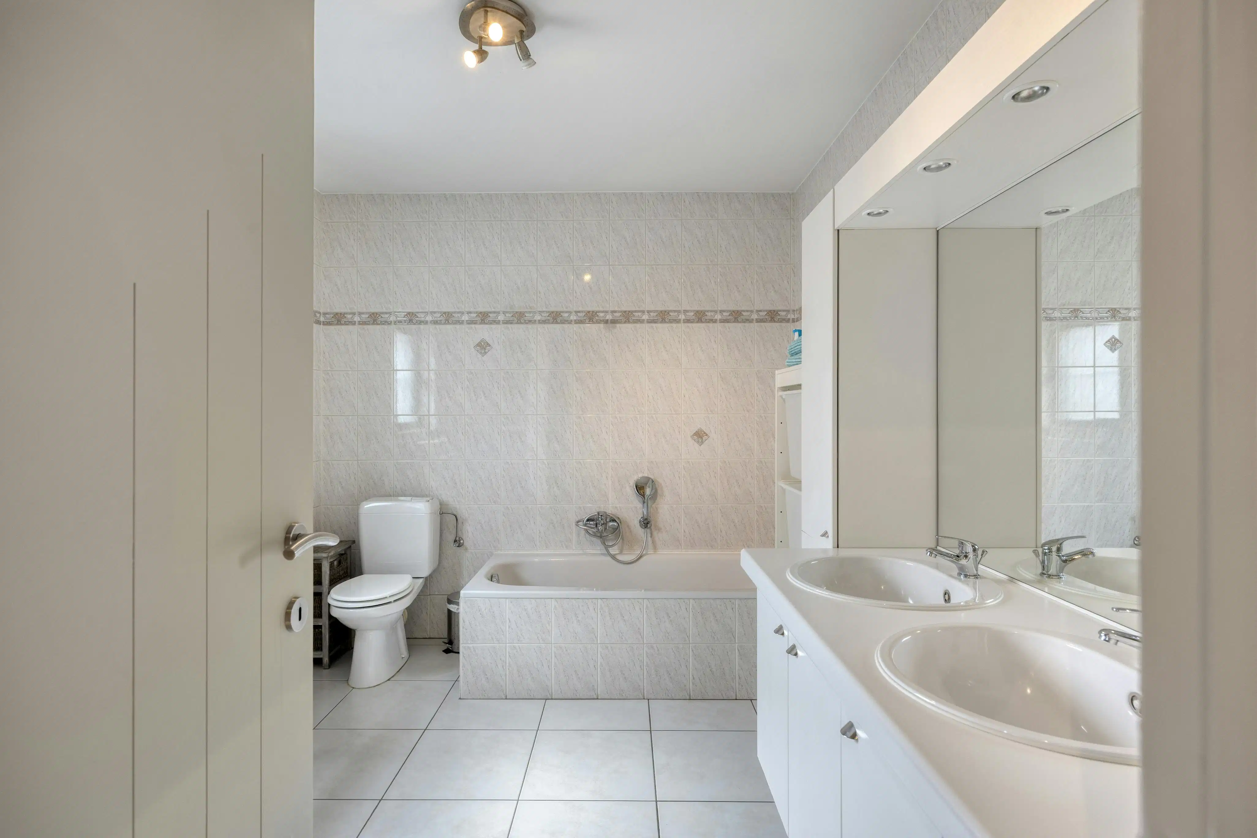 Instapklare woning met 4 slaapkamers te koop in Loenhout! foto 26