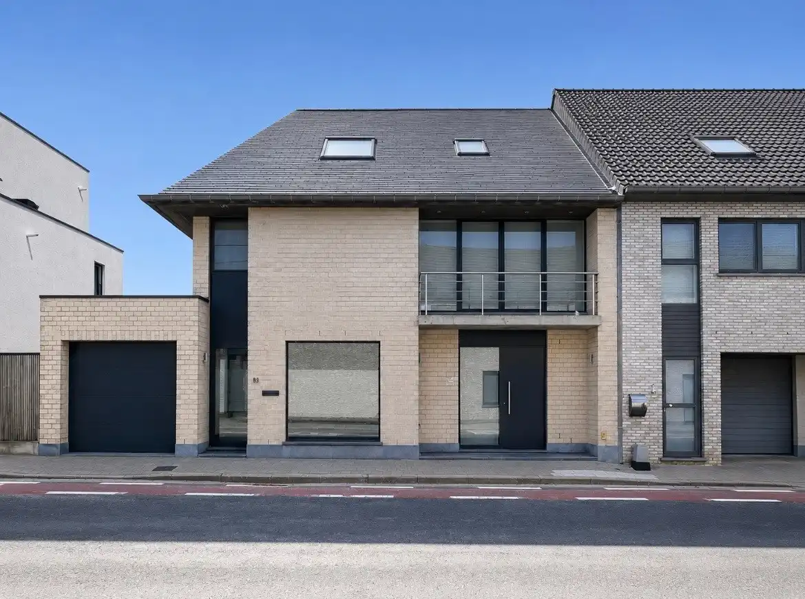 Instapklare woning met 5 slaapkamers en praktijk/kantoorruimte foto {{pictureIndex}}
