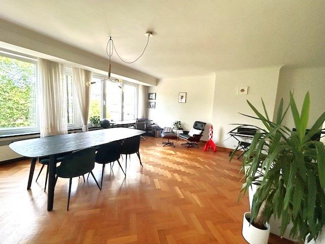Appartement van 135 m² met 2 ruime slaapkamers in centrum Hasselt foto 2