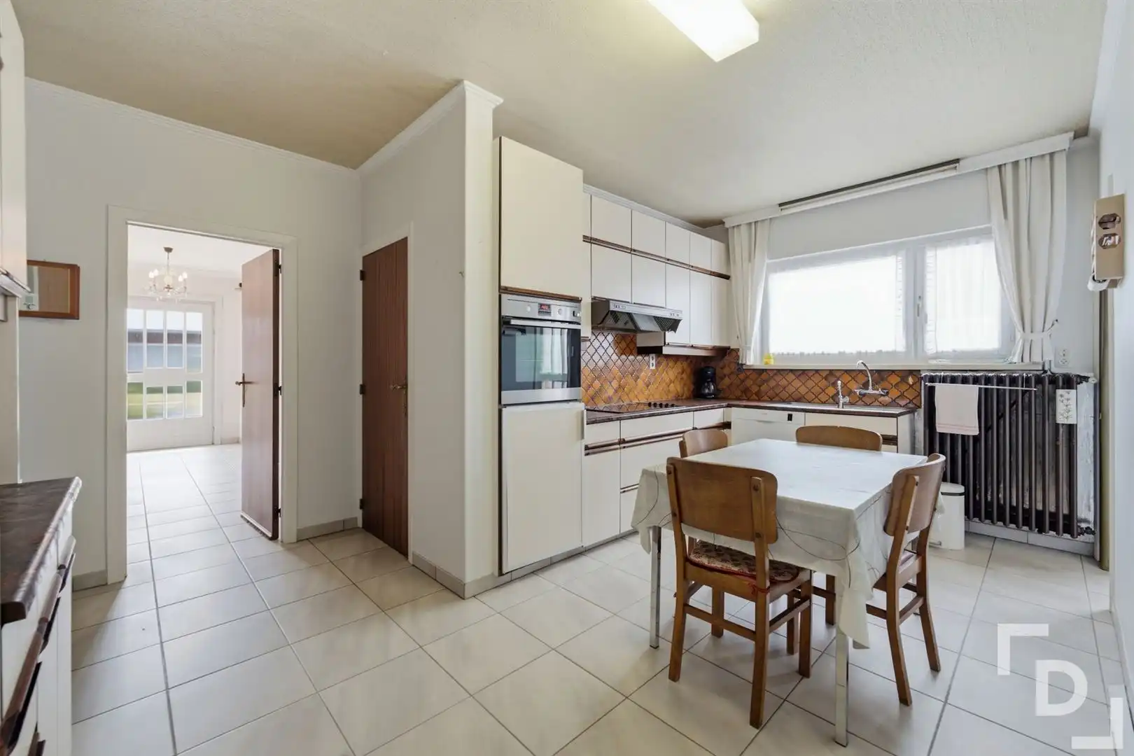 Alleenstaande woning met 5 slaapkamers. foto 5