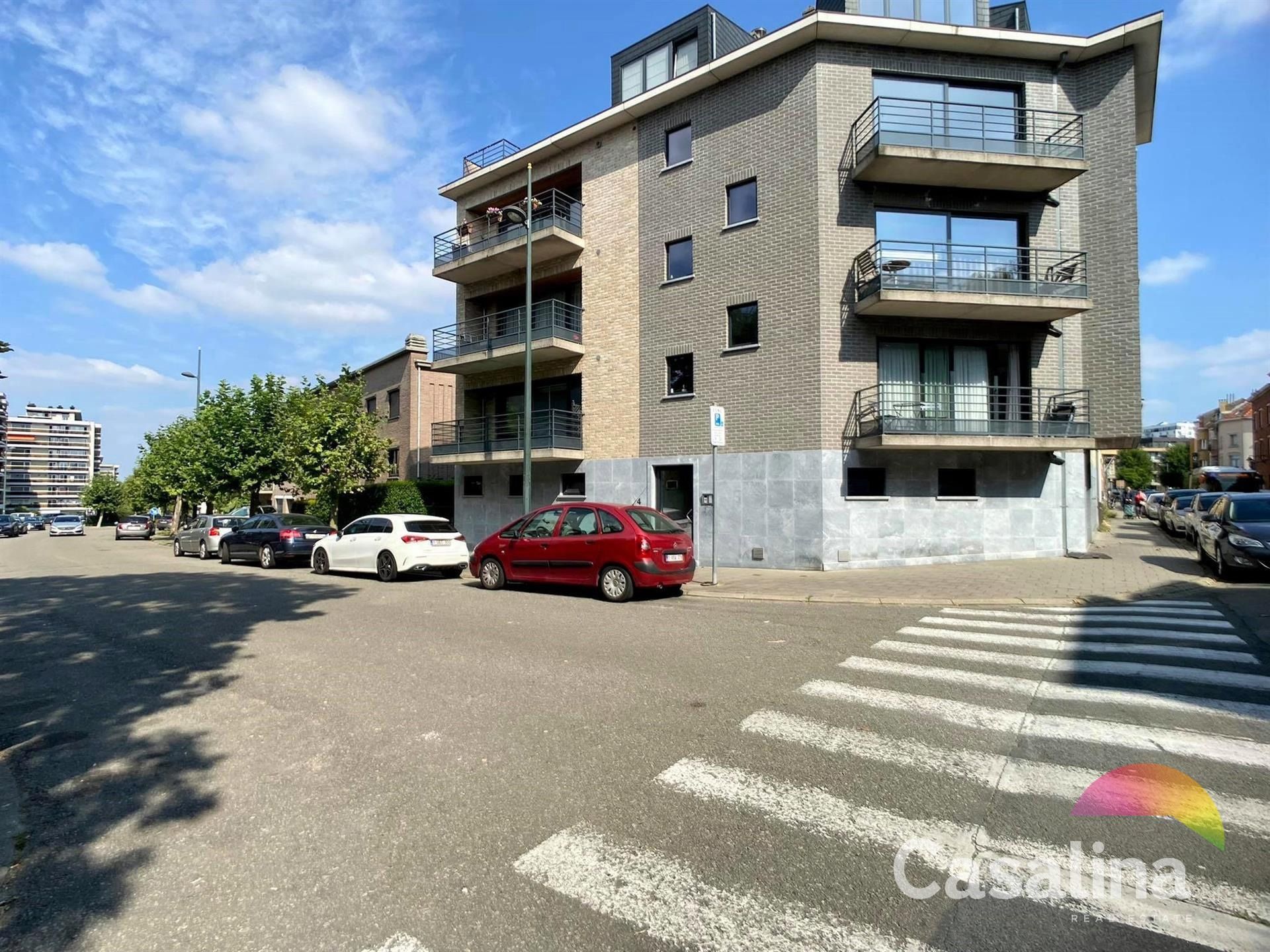 Moderne duplex 95m² met terras, parking en kelder foto 13