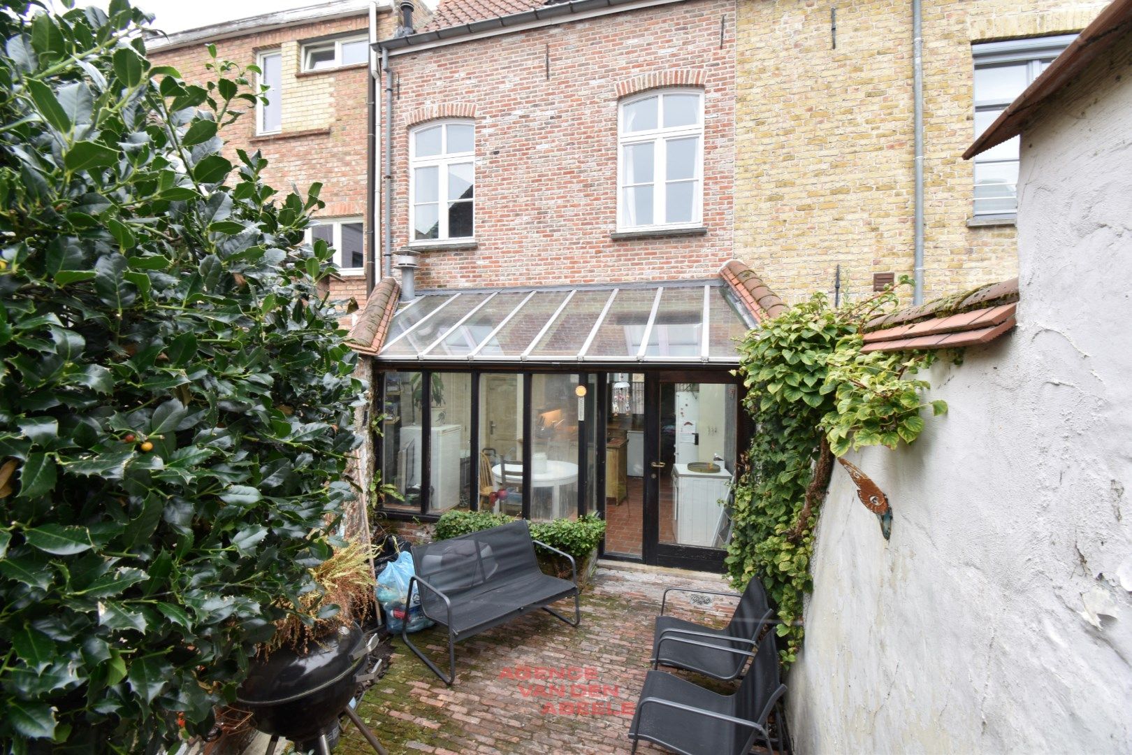 Klassevolle woning met 3 slaapkamers en tuin te Brugge  foto 22
