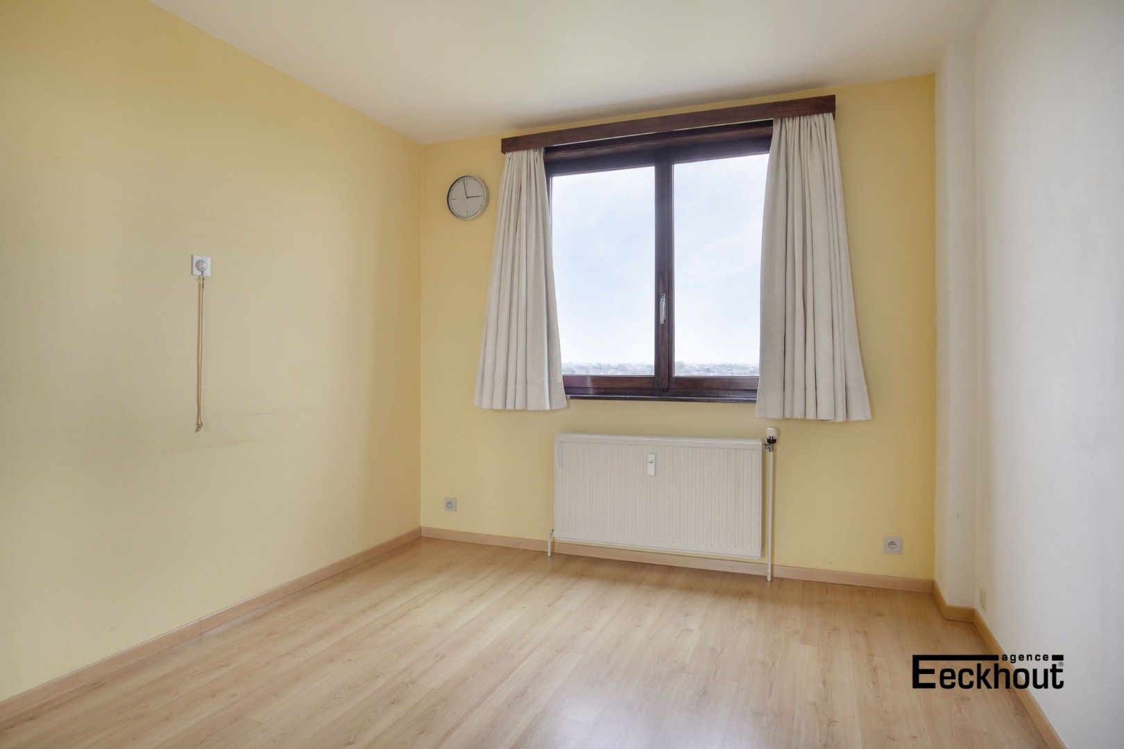 Ruim appartement met terras en open zicht in Bredene foto 11